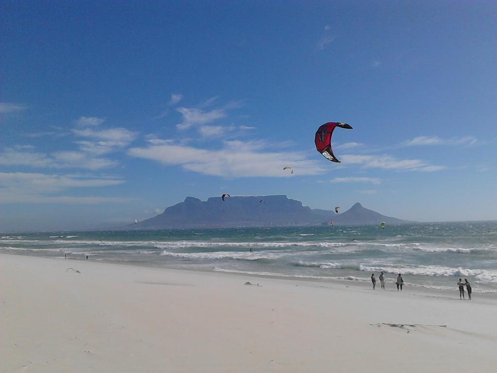 Port House Hotel Bloubergstrand Kültér fotó