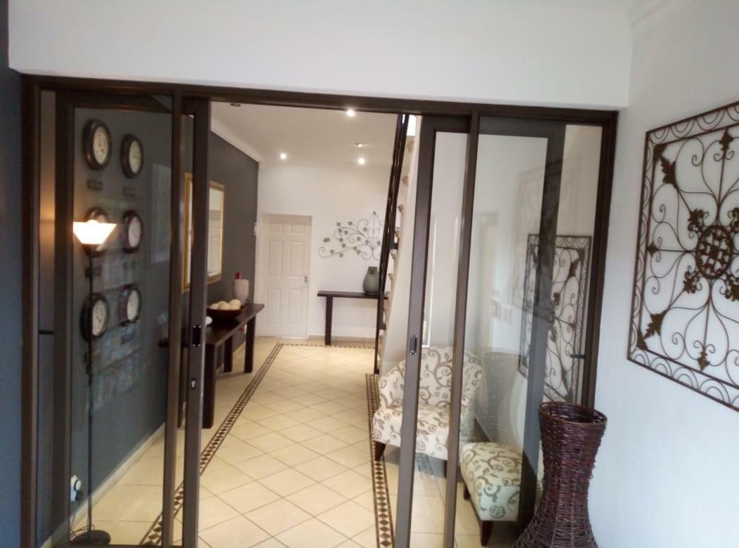 Port House Hotel Bloubergstrand Kültér fotó